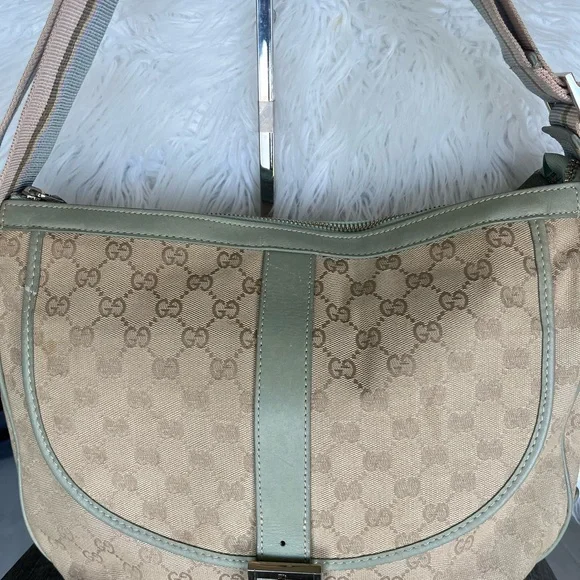 Gucci Beige and Olive Shoulder Bag - Picture 2 of 16